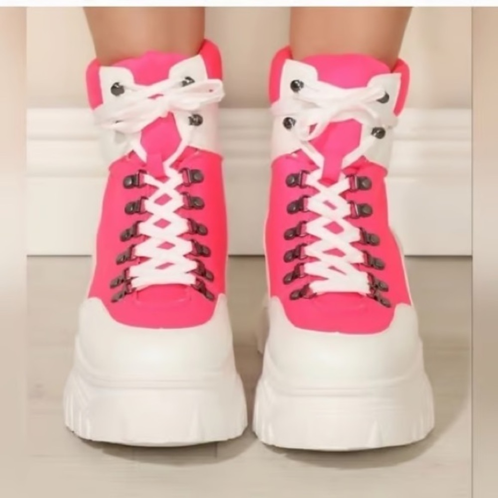 Fashion Nova Bamboo Pink Chunky Raver Platform Boots size 8